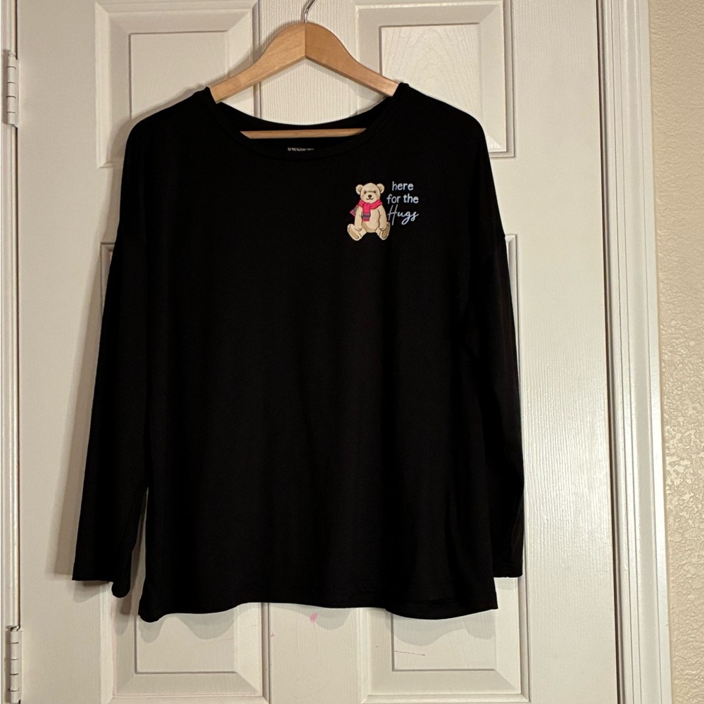Chic Black Long Sleeve Tee with Bear Design